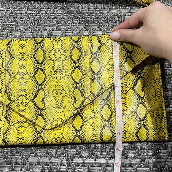 Large Snake Print Yellow & Black Clutch With Removable Strap - Picture 5 of 10